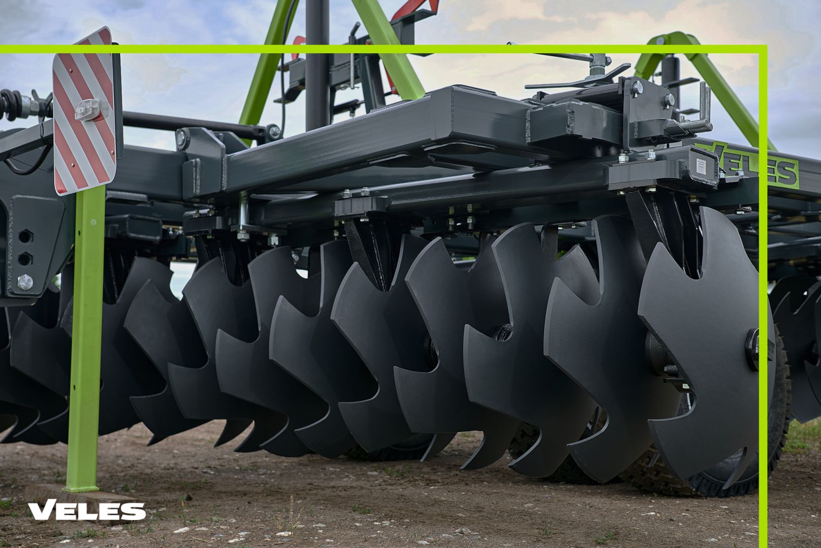 БДТ с рамкой.jpg