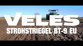 БТ-9EU работает по обработанному полю в Германии