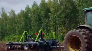 БДТ-4 на залежных землях, трактор JD 8320