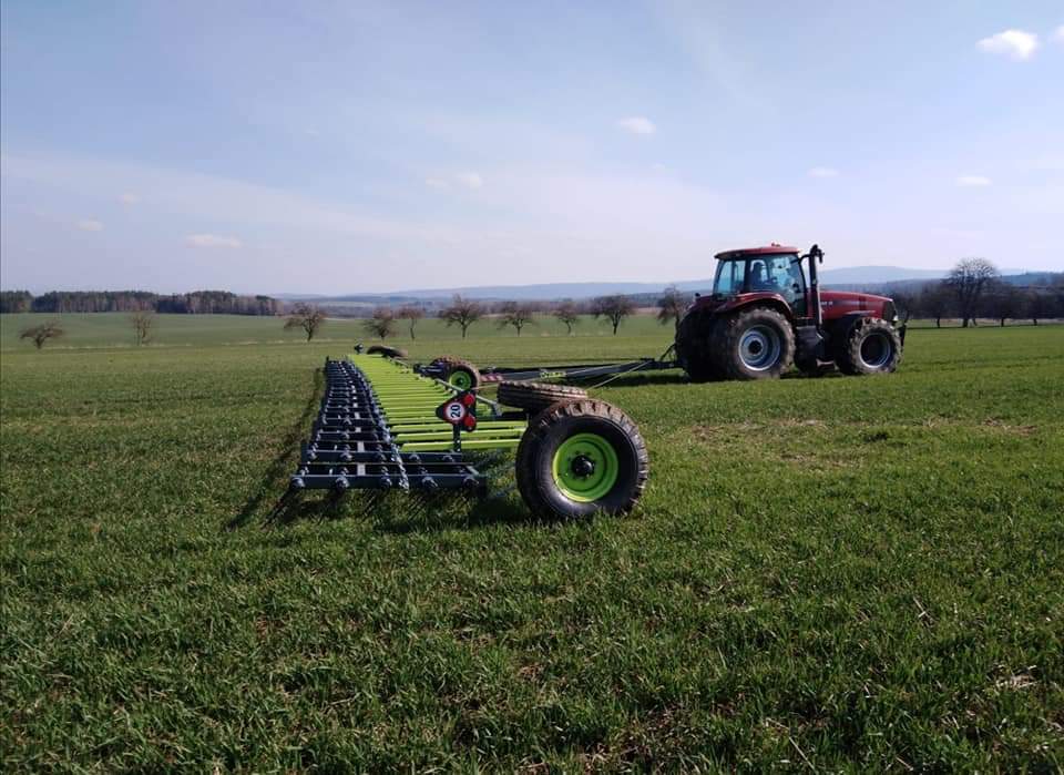 Пружинная борона Veles впервые приступила к&nbsp;работе в&nbsp;Чехии