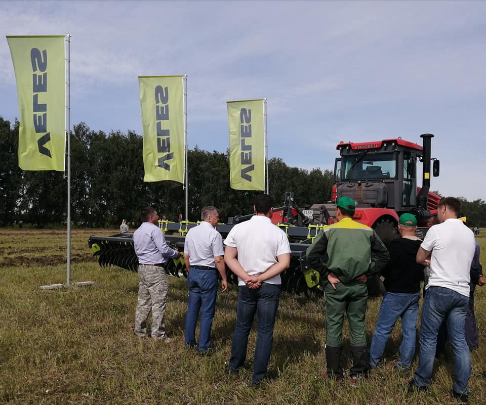 Сравнительные испытания <nobr>плугов-глубокорыхлителей