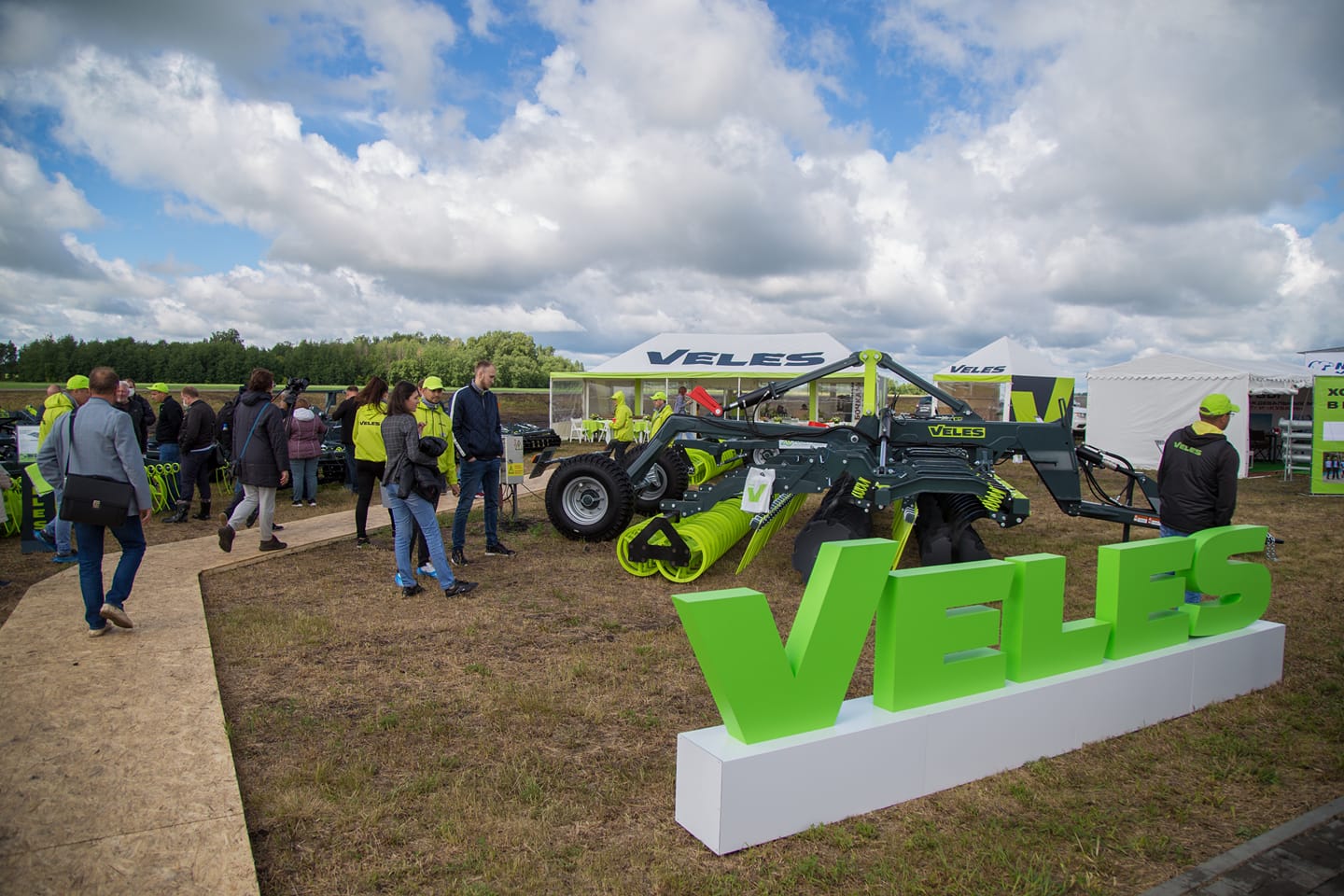VELES ПОДТВЕРЖДАЕТ ПОЗИЦИИ ЛИДЕРА ОТРАСЛИ